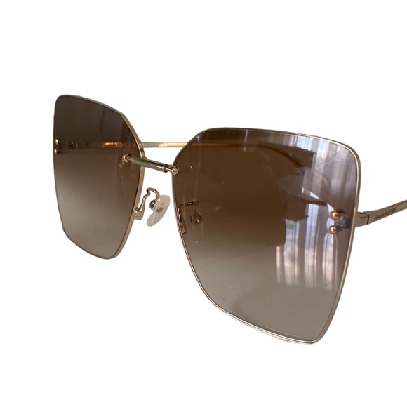 ❤️⭐️ Host Pick ⭐️ ❤️Alexander McQueen Sunglasses new condition 🤞🤞🤞 - Picture 4 of 6